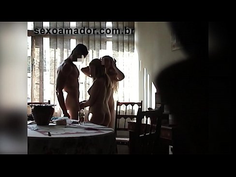❤️ Seksualni prijatelji pozivaju divovskog muškarca i trojku s njim ❤️❌ Analni video u pornografiji hr.pornohammer.ru