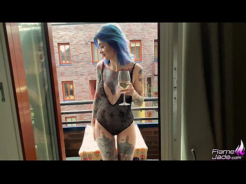 ❤️ Sjajna djevojka siše s gutljajem i strastveno jebe pod otvorenim nebom ❤️❌ Analni video u pornografiji hr.pornohammer.ru